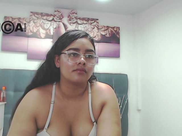 Live sex webcam photo for SophieeVega #274617554