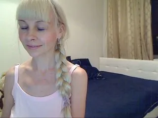Live sex webcam photo for Sophielight #159776743