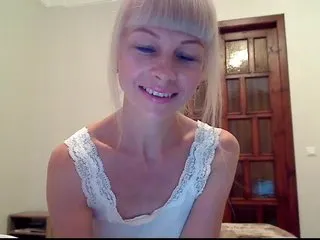 Live sex webcam photo for Sophielight #175285512
