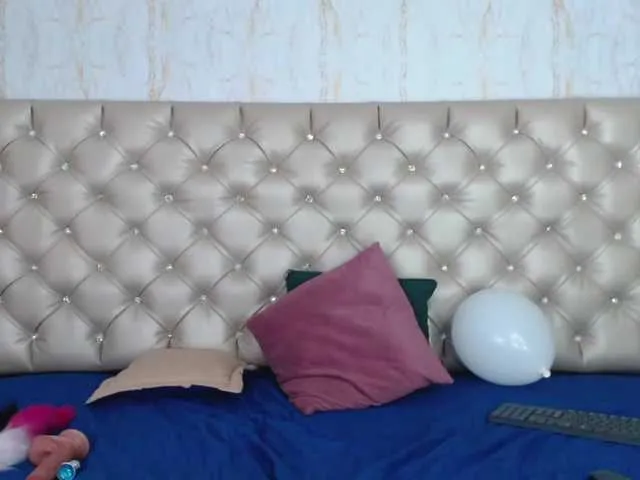 Live sex webcam photo for SophiiaGrey #275645832