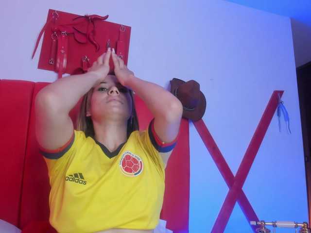 Live sex webcam photo for Sophiiaa1 #276660574