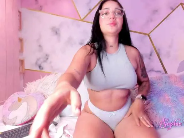 Live sex webcam photo for Sophiie-Vega #292793636