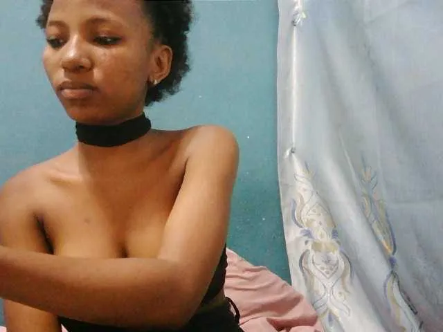 Live sex webcam photo for Sorayah1 #294153261
