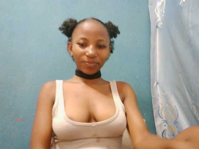 Live sex webcam photo for Sorayah1 #294157628