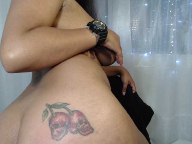 Live sex webcam photo for Soybonnysquir #273785587