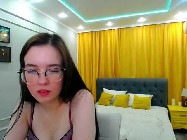 Live sex webcam photo for SparklyGlance #275496763