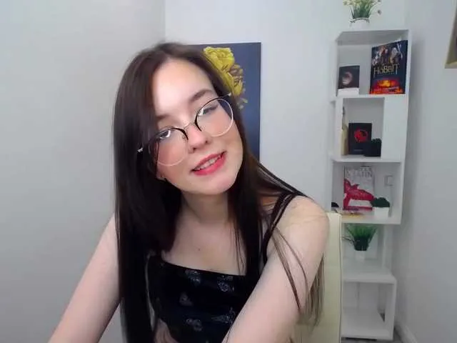 Live sex webcam photo for SparklyGlance #275542979