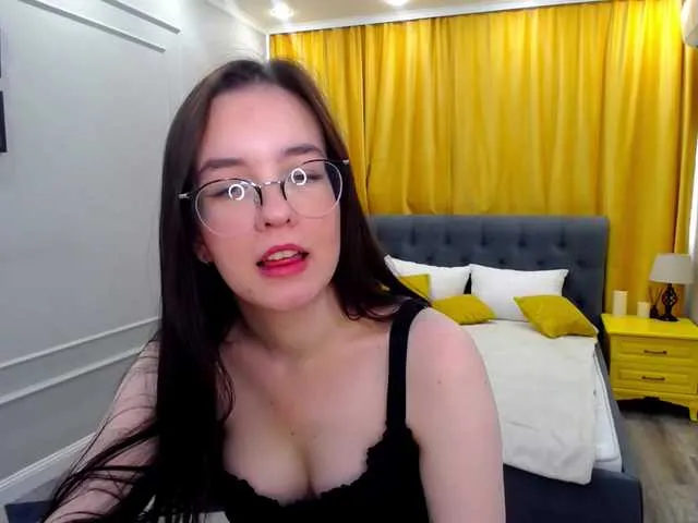 Live sex webcam photo for SparklyGlance #275572027