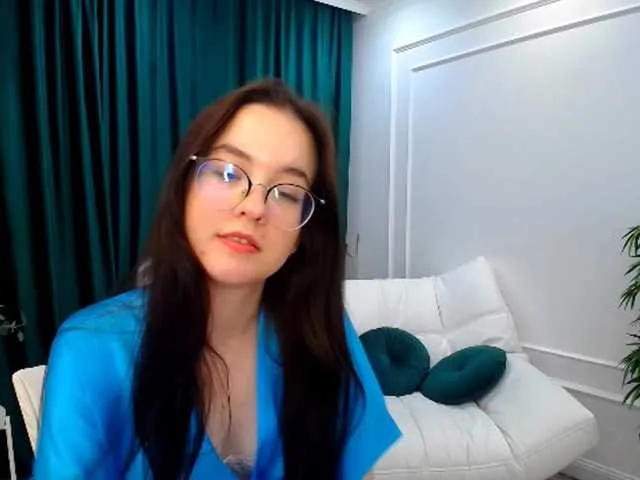 Live sex webcam photo for SparklyGlance #275593421