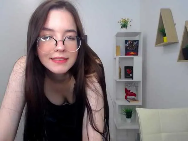 Live sex webcam photo for SparklyGlance #275625404