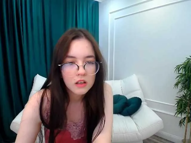 Live sex webcam photo for SparklyGlance #275675035