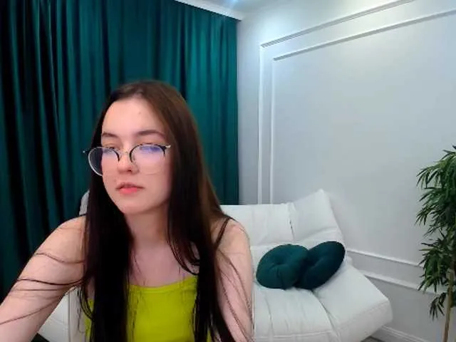 Live sex webcam photo for SparklyGlance #275676759