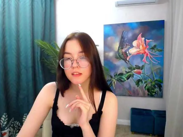 Live sex webcam photo for SparklyGlance #276075842