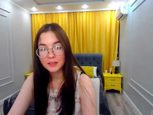 Live sex webcam photo for SparklyGlance #276180896