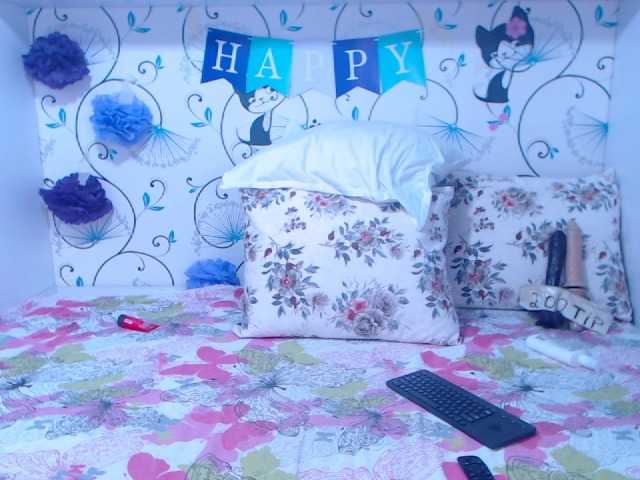 Live sex webcam photo for SpicyBrunnete #272171917