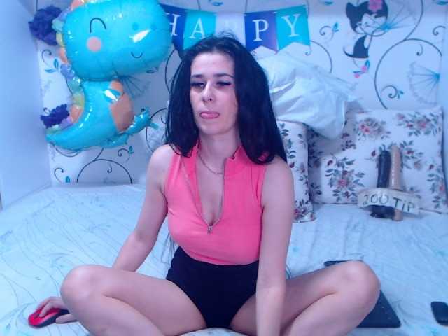 Live sex webcam photo for SpicyBrunnete #272291838