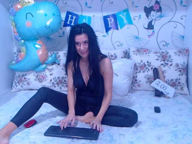 Live sex webcam photo for SpicyBrunnete #273082094