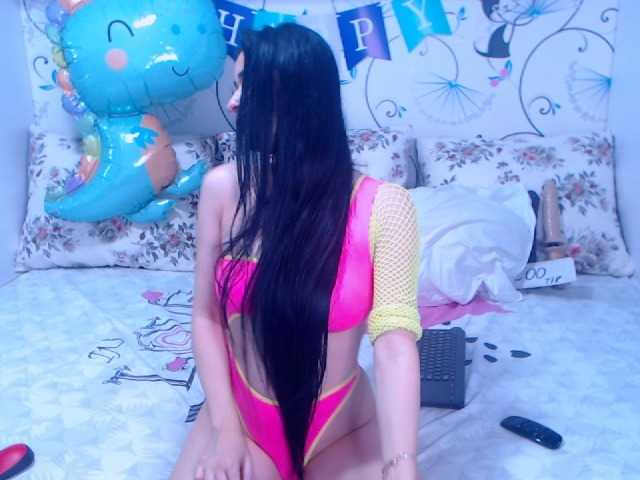 Live sex webcam photo for SpicyBrunnete #273343997