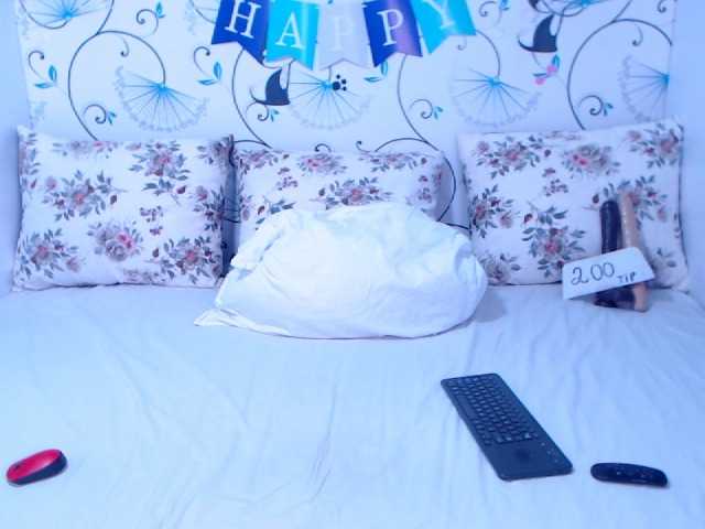 Live sex webcam photo for SpicyBrunnete #273418042