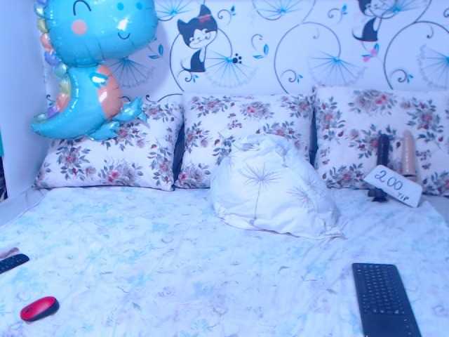 Live sex webcam photo for SpicyBrunnete #273918907