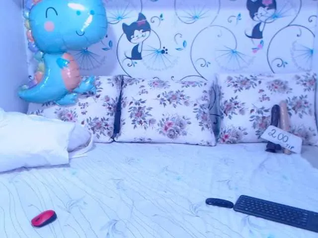 Live sex webcam photo for SpicyBrunnete #274657553