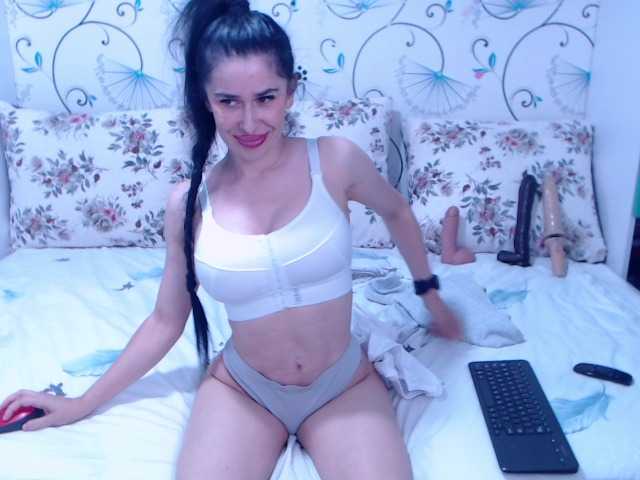 Live sex webcam photo for SpicyBrunnete #278017432