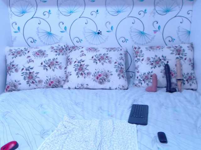 Live sex webcam photo for SpicyBrunnete #278266865