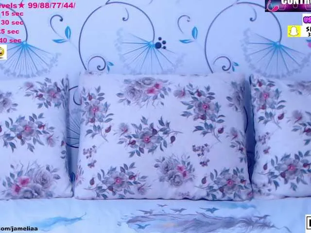 Live sex webcam photo for SpicyBrunnete #291438878