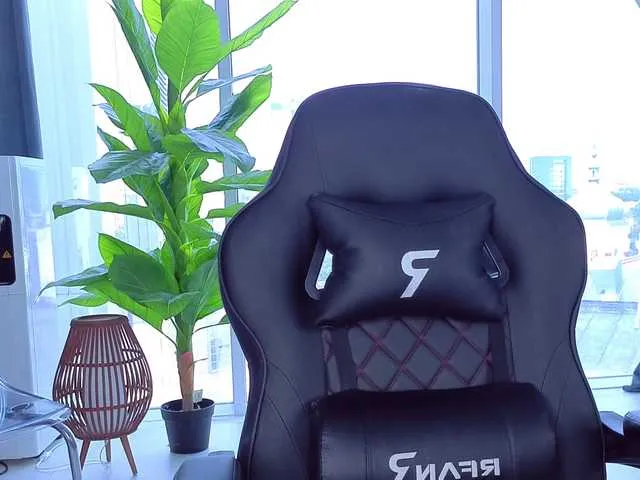 Live sex webcam photo for SpoilM3Mor3 #291681183