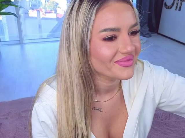 Live sex webcam photo for SpoilM3Mor3 #292176018