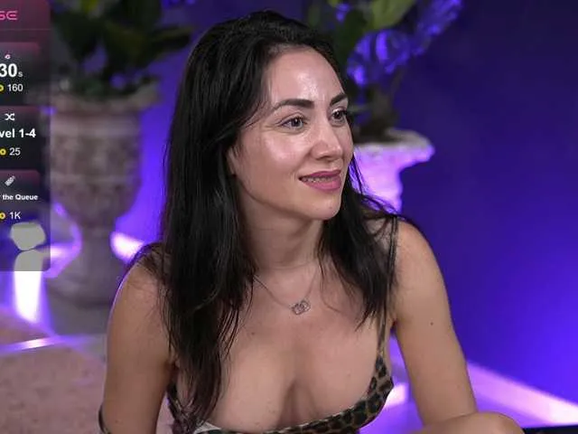 Live sex webcam photo for SportymilfX #291543919