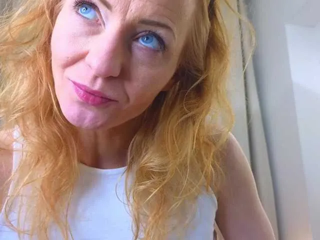 Live sex webcam photo for SquirtyAlisa #288065956