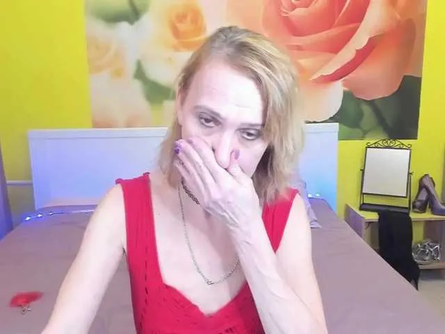 Live sex webcam photo for SqurtyLally69 #271741560