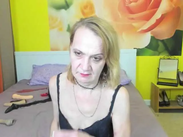 Live sex webcam photo for SqurtyLally69 #271996380