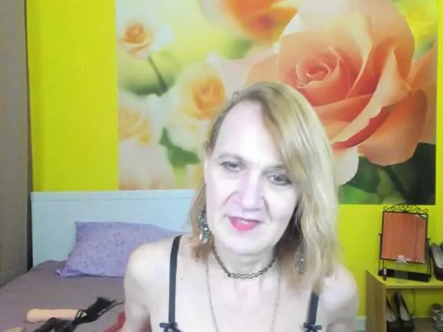 Live sex webcam photo for SqurtyLally69 #272037279