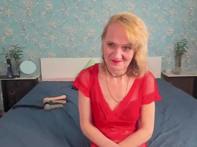 Live sex webcam photo for SqurtyLally69 #272392697