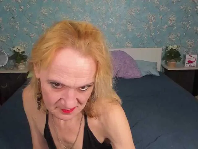 Live sex webcam photo for SqurtyLally69 #272760863