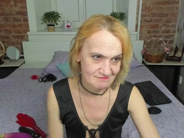 Live sex webcam photo for SqurtyLally69 #272912388