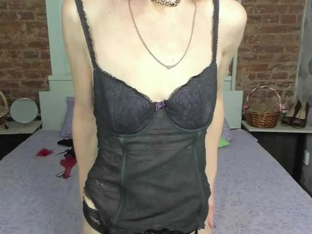 Live sex webcam photo for SqurtyLally69 #272939241