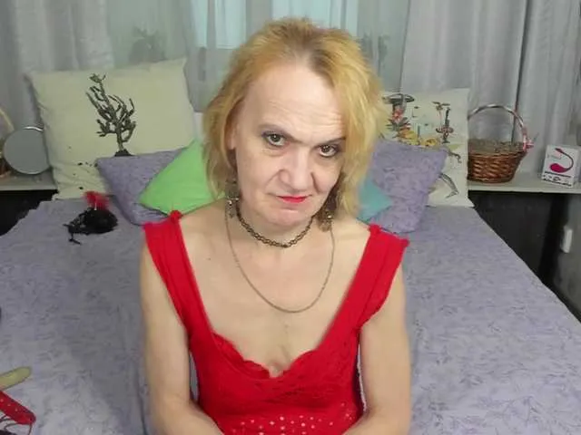 Live sex webcam photo for SqurtyLally69 #272960052