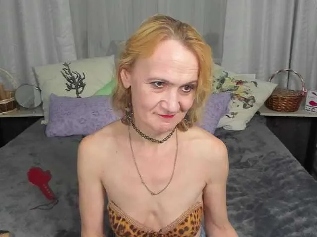 Live sex webcam photo for SqurtyLally69 #273025436