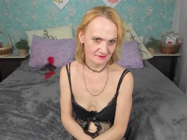 Live sex webcam photo for SqurtyLally69 #273060631