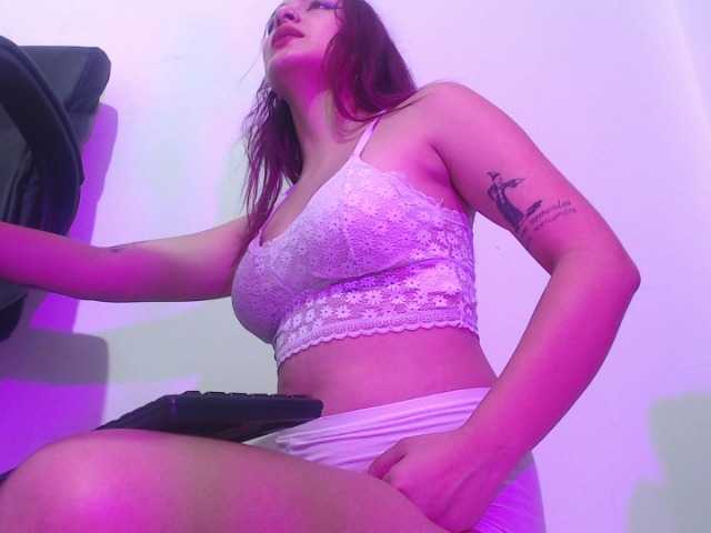 Live sex webcam photo for Sscarlet #276878857