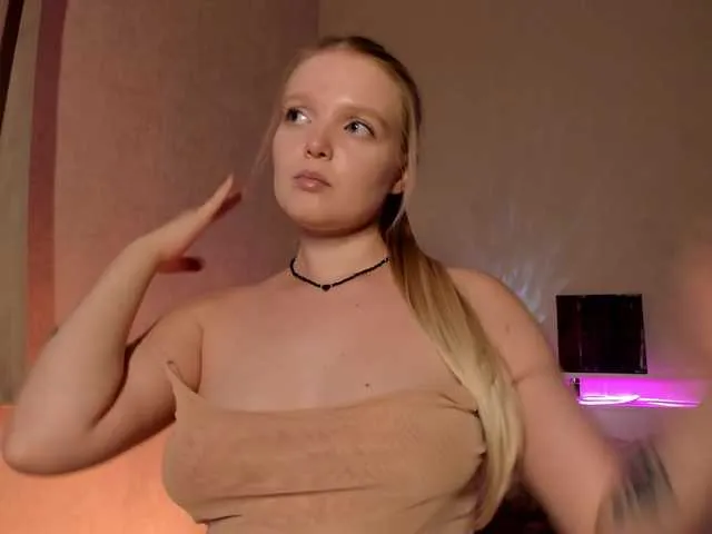 Live sex webcam photo for Ssweet-annie #292280090