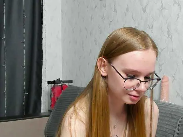 Live sex webcam photo for Stacey-Kiss #291036457