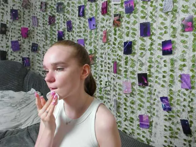 Live sex webcam photo for Stacey-Kiss #291267258