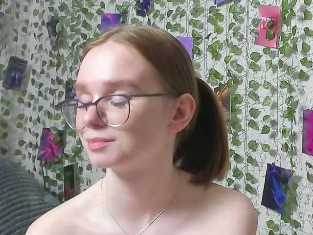 Live sex webcam photo for Stacey-Kiss #291346805