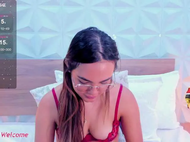 Live sex webcam photo for StaceyWhite #291045317