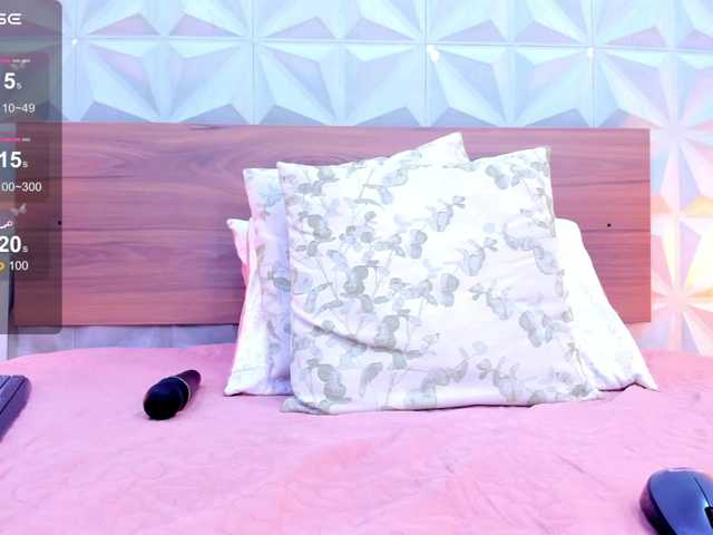 Live sex webcam photo for StaceyWhite #291618701