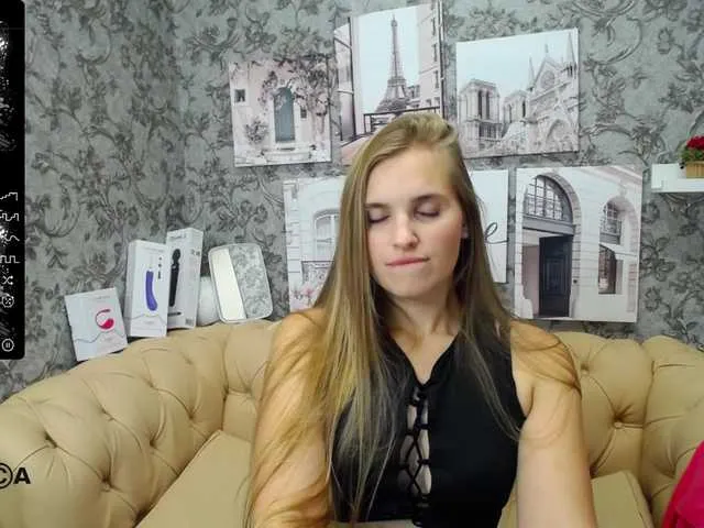 Live sex webcam photo for StacyCruuz #276300362